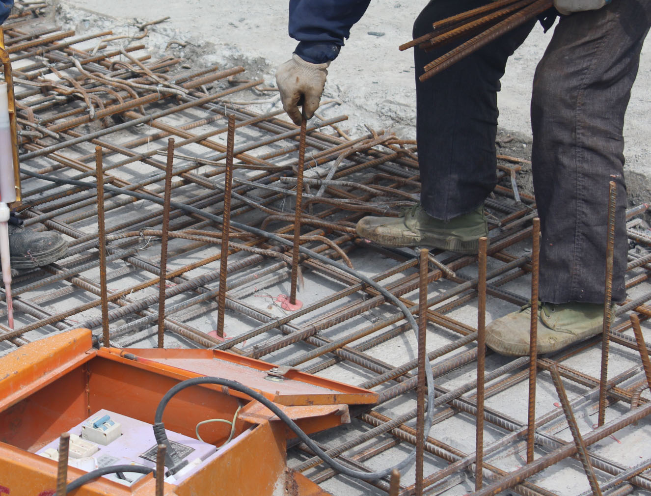 房屋加固，植筋加固和碳纖維布加固選哪個(gè)？